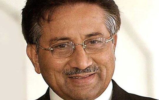 Pervez_Musharraf_2004_(square)