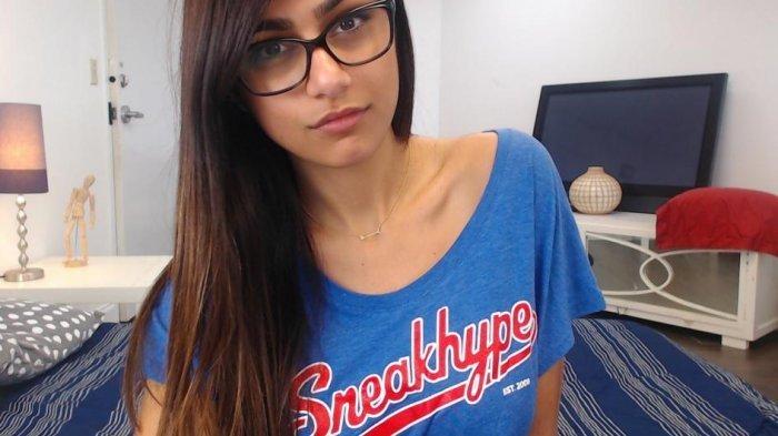 10 Reasons Why Mia Khalifa Joined the Porn Industry