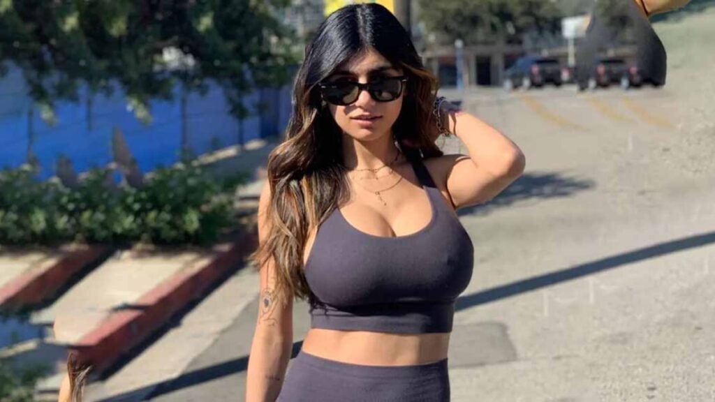 The Reasons Why Mia Khalifa Decided to Quit the Porn Industry